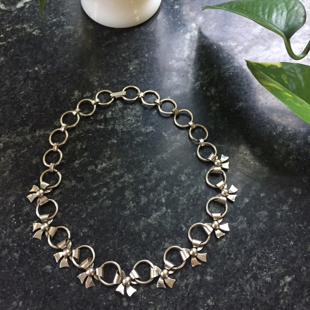 Vintage 16” silver bow necklace